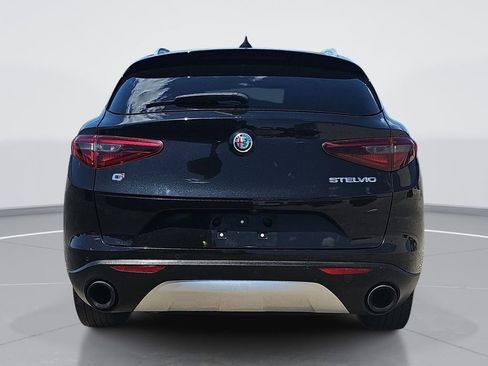 Used 2018 Alfa Romeo Stelvio AWD image 5