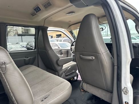 Used 2017 Chevrolet Express 2500 LS image 32