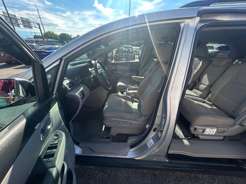 Used 2014 Honda Odyssey EX image 6