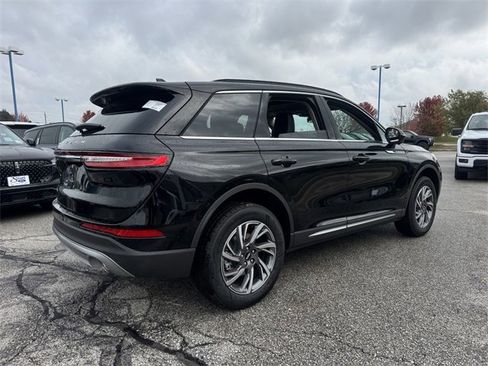 New 2026 Lincoln Corsair Premiere image 9