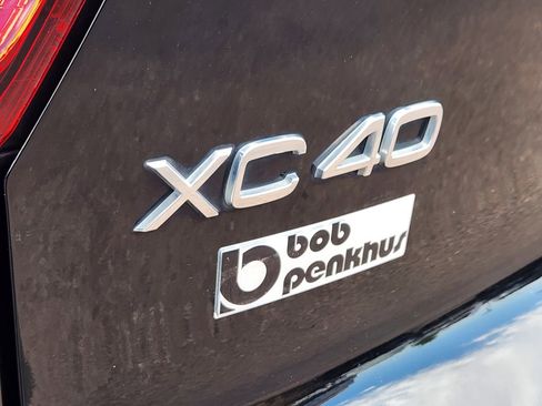 Used 2021 Volvo XC40 T5 R-Design w/ Advanced Package AWD/4WD image 31