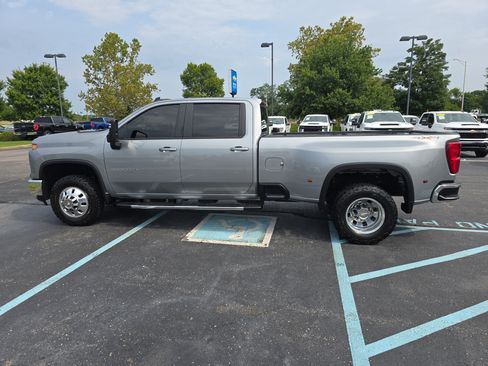 Used 2025 Chevrolet Silverado 3500 LT w/ Safety Package AWD/4WD image 12