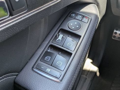 Used 2016 Mercedes-Benz E 350 4MATIC Sedan image 27