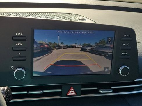 Certified 2022 Hyundai Elantra SE image 26