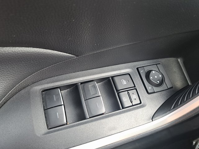 Used 2025 Toyota RAV4 XLE AWD/4WD image 27