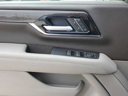 New 2026 GMC Yukon XL Elevation image 17