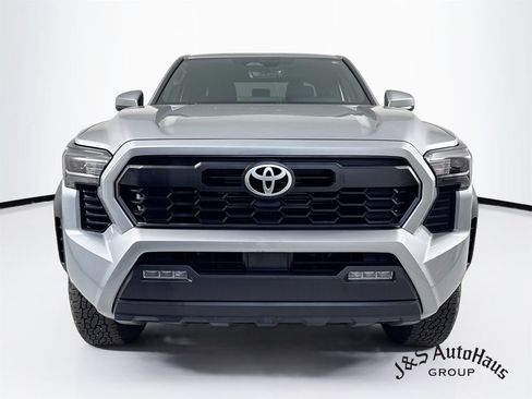 Used 2024 Toyota Tacoma TRD Off-Road AWD/4WD image 2