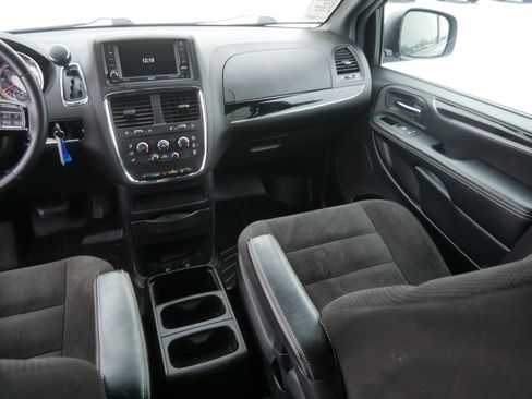 Certified 2016 Dodge Grand Caravan SE image 11