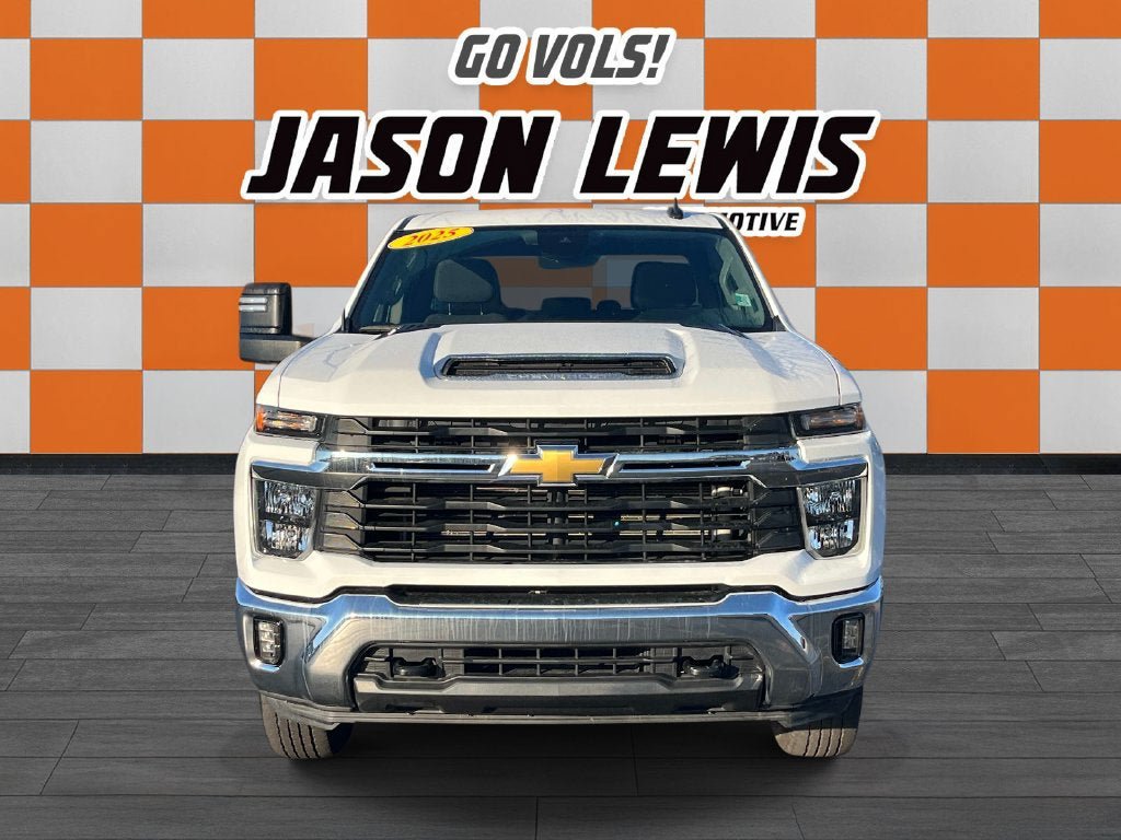 Used 2025 Chevrolet Silverado 2500 LT w/ Convenience Package AWD/4WD image 8