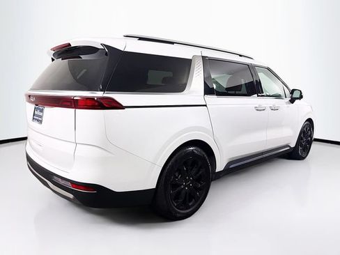 Used 2024 Kia Carnival SX FWD image 7