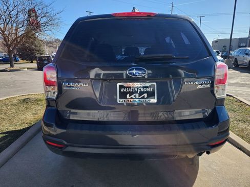 Used 2017 Subaru Forester 2.5i w/ Alloy Wheel Package image 6