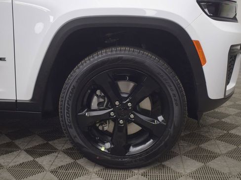 New 2026 Jeep Grand Cherokee L Limited image 8