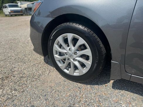 Used 2018 Nissan Sentra SV w/ Premium Package (P01) image 9