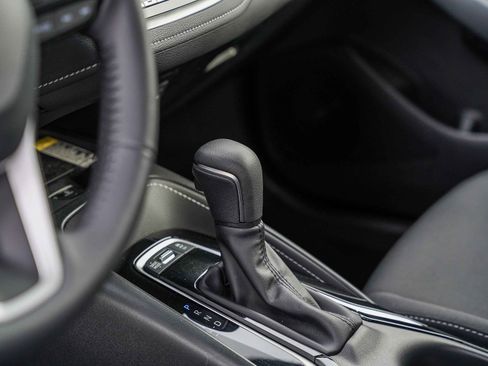 Certified 2025 Toyota Corolla SE image 22