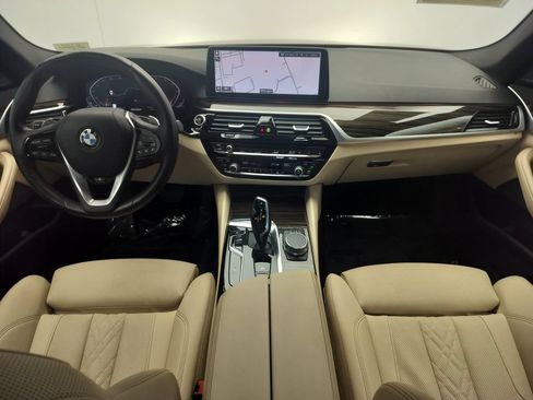 Certified 2023 BMW 530i w/ Premium Package RWD image 11