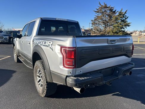 Used 2018 Ford F150 Raptor w/ Equipment Group 802A Luxury image 9