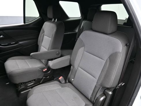 Used 2023 Chevrolet Traverse LT image 36