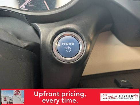 Used 2021 Toyota Sienna XLE FWD image 22