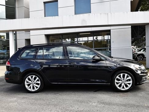 Used 2019 Volkswagen Golf SE FWD image 4