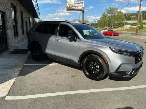 Used 2023 Honda CR-V Sport image 4