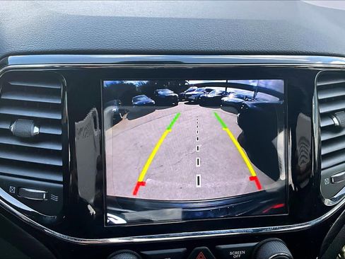 Used 2019 Jeep Grand Cherokee Altitude image 27