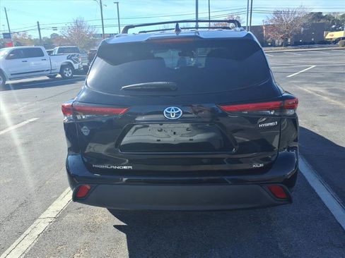 Used 2021 Toyota Highlander XLE image 14