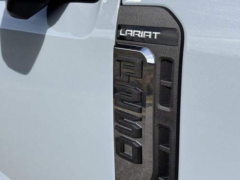 New 2026 Ford F250 Lariat w/ Lariat Premium Package image 10