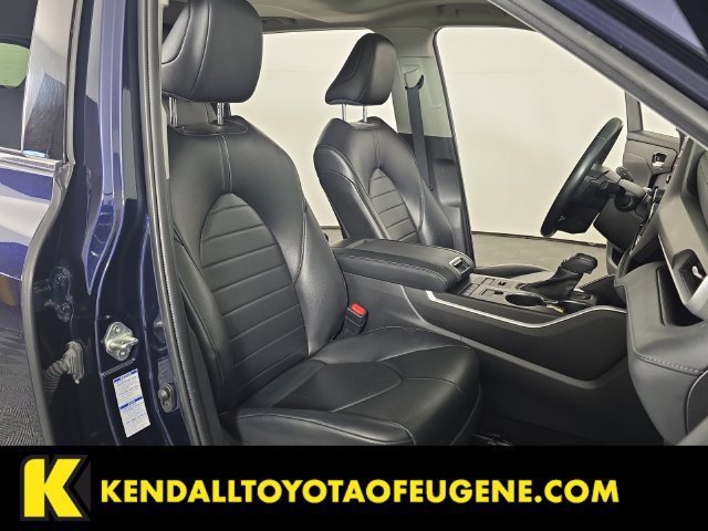 Used 2022 Toyota Highlander XLE AWD/4WD image 30
