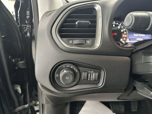 Used 2020 Jeep Renegade Limited w/ LED Lighting Group image 19