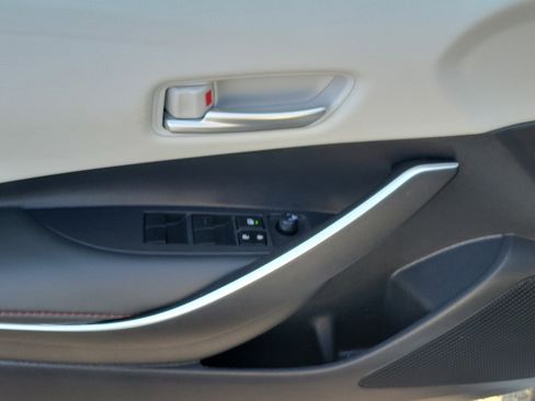 Certified 2025 Toyota Corolla SE image 21