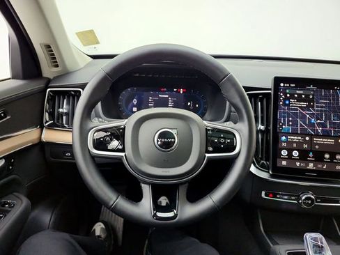 Used 2025 Volvo XC90 B6 Plus AWD/4WD image 25