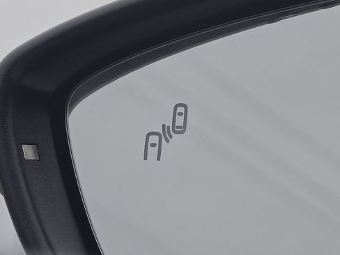 Used 2017 Volkswagen Passat 1.8T R-Line image 6