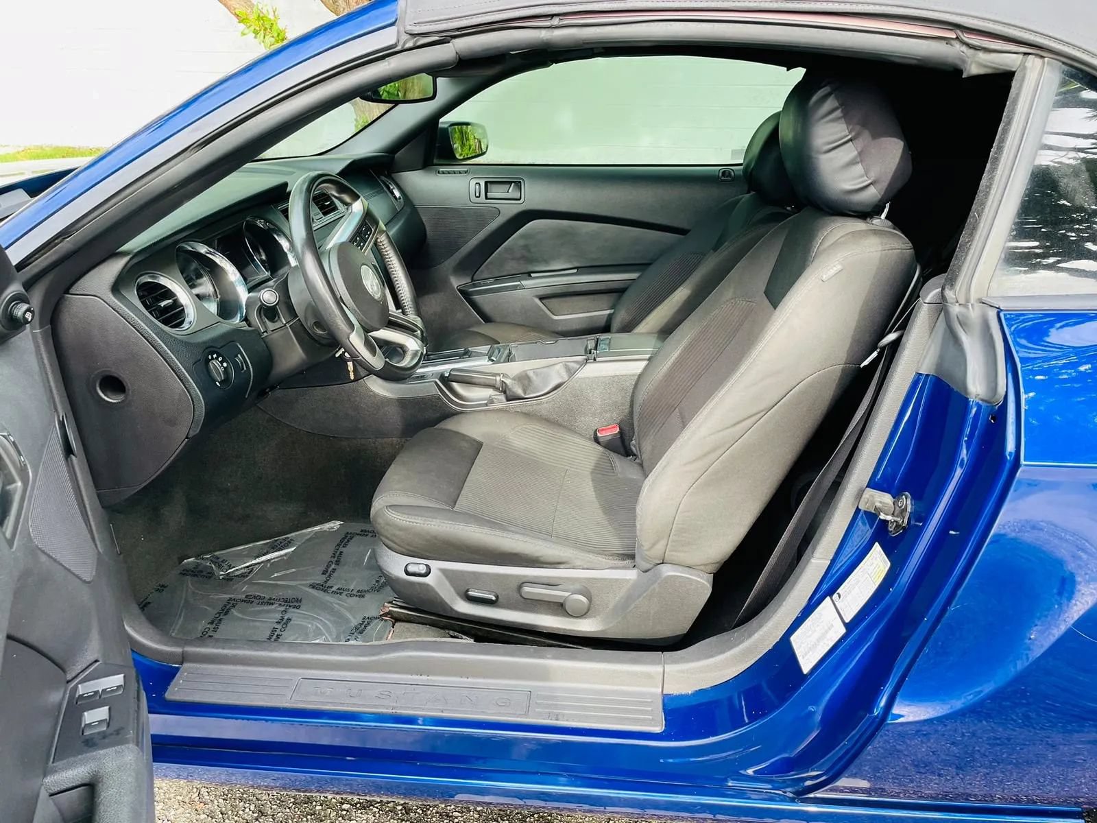 Used 2014 Ford Mustang Convertible w/ Equipment Group 102A RWD image 9