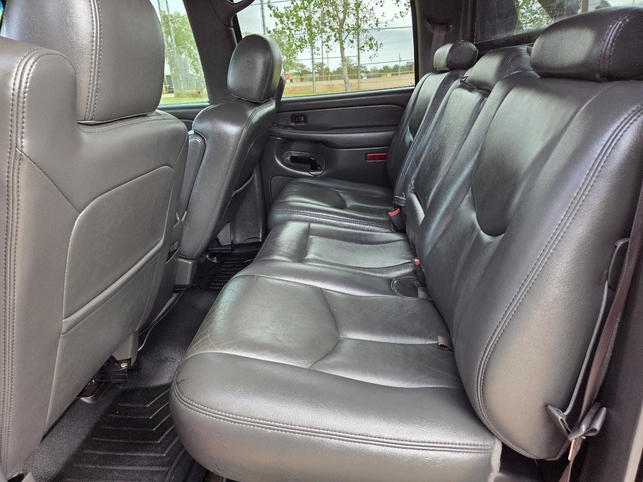 Used 2004 Chevrolet Avalanche Z66 RWD image 11