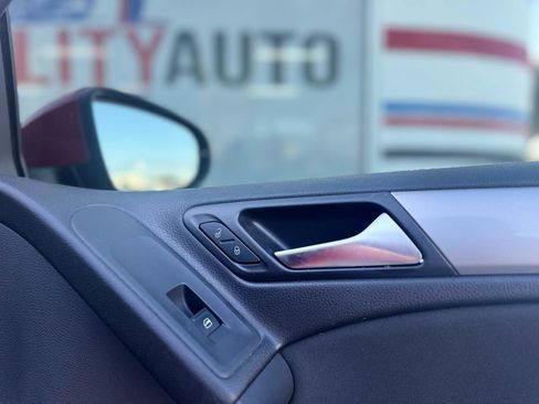 Used 2013 Volkswagen Golf 2.5L Conv & Sunroof 4 Door PZE image 42