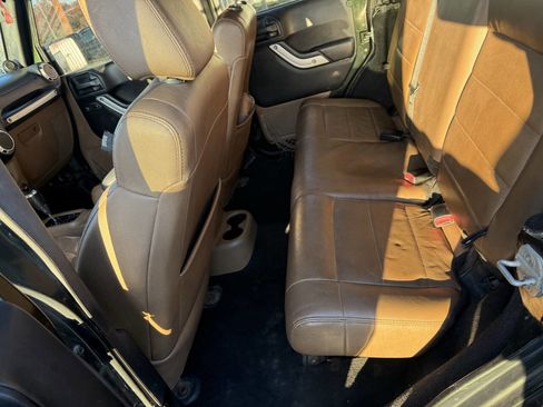 Used 2011 Jeep Wrangler Unlimited Rubicon w/ Dual Top Group image 20