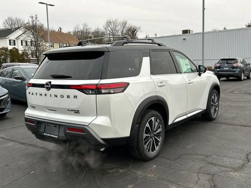 New 2026 Nissan Pathfinder Platinum image 2