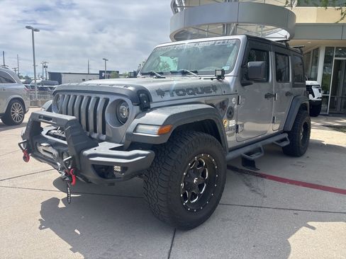Used 2018 Jeep Wrangler Unlimited Sport S image 2