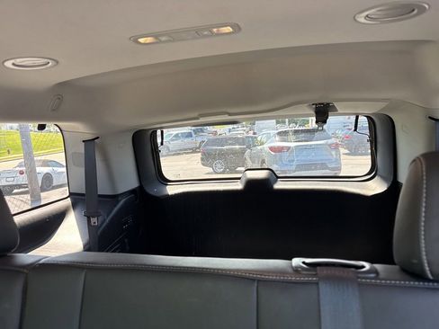 Used 2018 Chevrolet Tahoe LT w/ Luxury Package AWD/4WD image 7