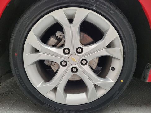 Used 2017 Chevrolet Cruze Premier image 31