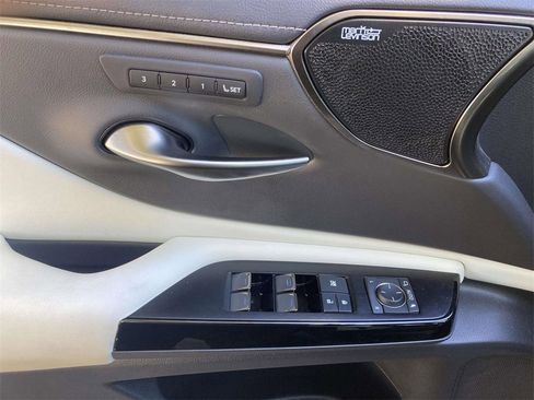 Used 2022 Lexus ES 350 F Sport w/ Accessory Package image 11