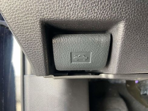 Used 2024 Toyota Tundra SR AWD/4WD image 29