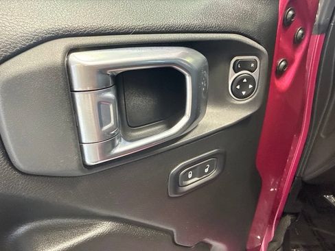 Used 2024 Jeep Gladiator Sport AWD/4WD image 15