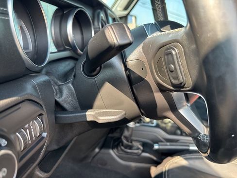 Used 2018 Jeep Wrangler Unlimited Sahara w/ Quick Order Package 24M Moab image 50