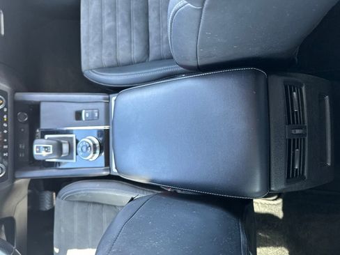 Used 2022 Mitsubishi Outlander SE AWD/4WD image 19