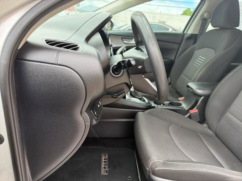 Used 2019 Kia Forte LXS FWD image 11