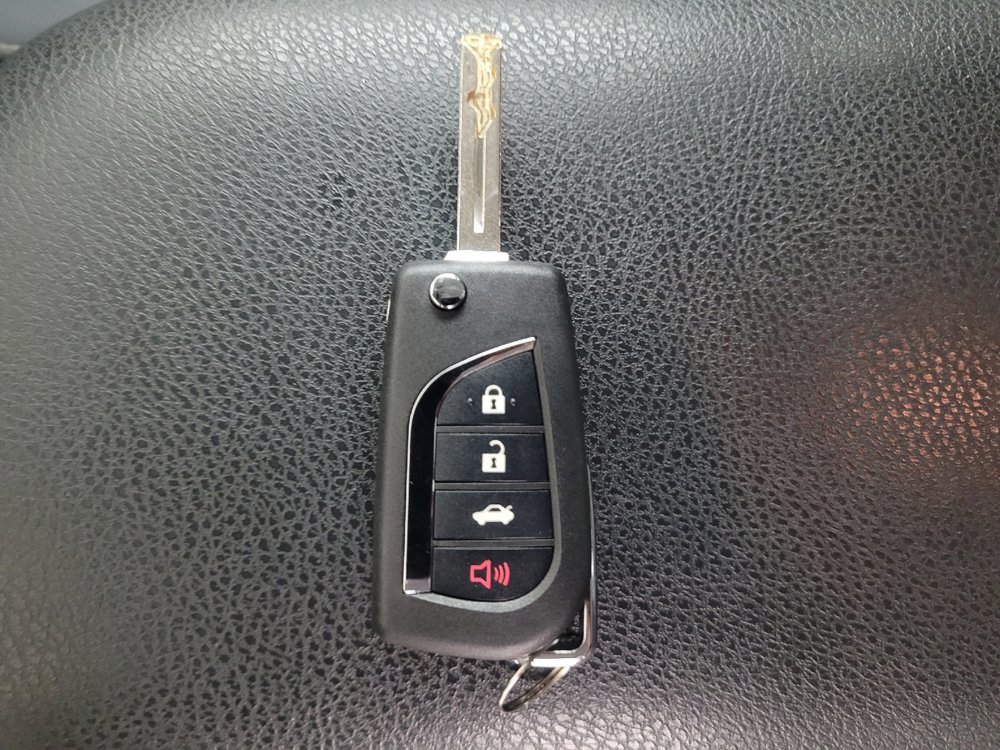 Used 2020 Toyota Camry LE FWD image 32