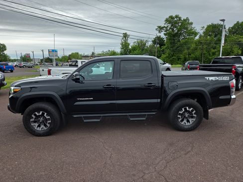 Certified 2020 Toyota Tacoma TRD Off-Road AWD/4WD image 6