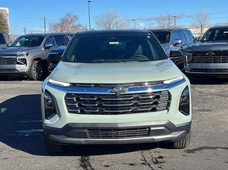New 2026 Chevrolet Equinox LT w/ Convenience Package II AWD/4WD video 2