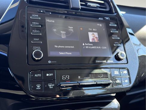 Used 2021 Toyota Prius Prime LE image 15